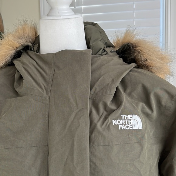 North Face Arctic Hooded Parka - Picture 2 of 9